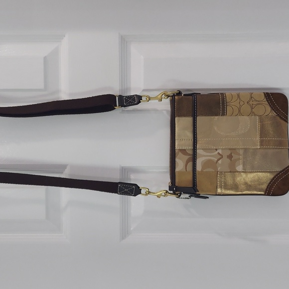 Mint Condition Coach Crossbody Bag - Picture 1 of 8